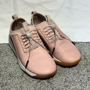 Clove Womens Classic Nursing Shoe Size 9 Work Comfy Low Top Slip On